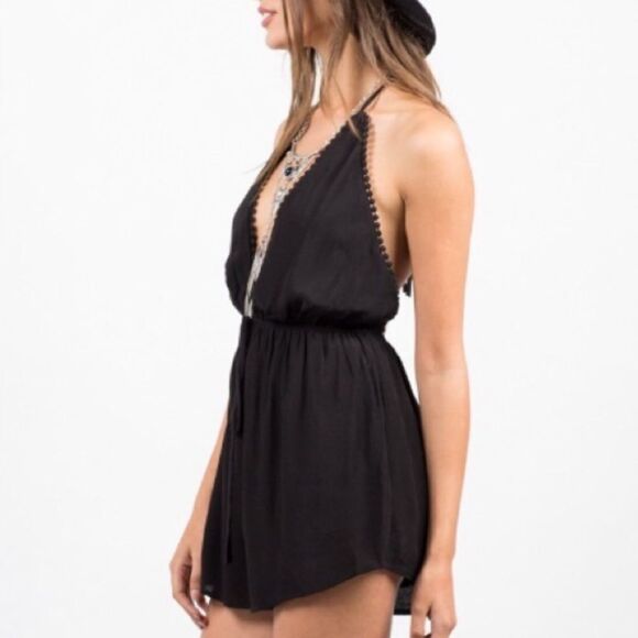 ✨ Audrey 3+1 Pom Halter Romper✨ - Picture 2 of 6